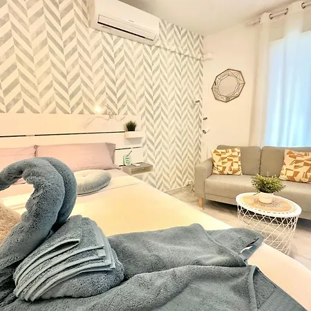 Appartement Pla - Modern With Private Terrace And Ac - 2 Min From The Train Station