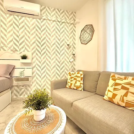 Pla - Modern With Private Terrace And Ac - 2 Min From The Train Station Appartement Torremolinos